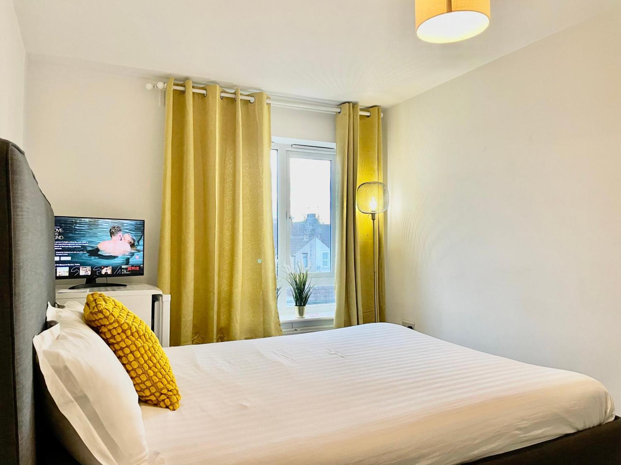 Luxury Rooms In Furnished Guests-Only House Free Wifi West Thurrock Grays Екстериор снимка